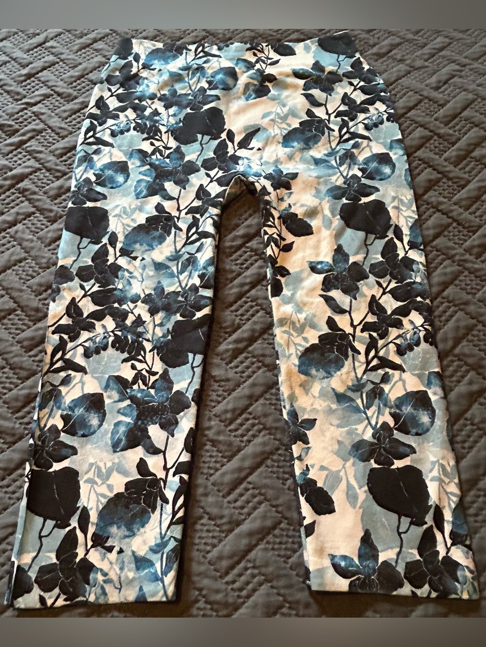 Women’s Floral Print short Leggings - Blue and Black S/M